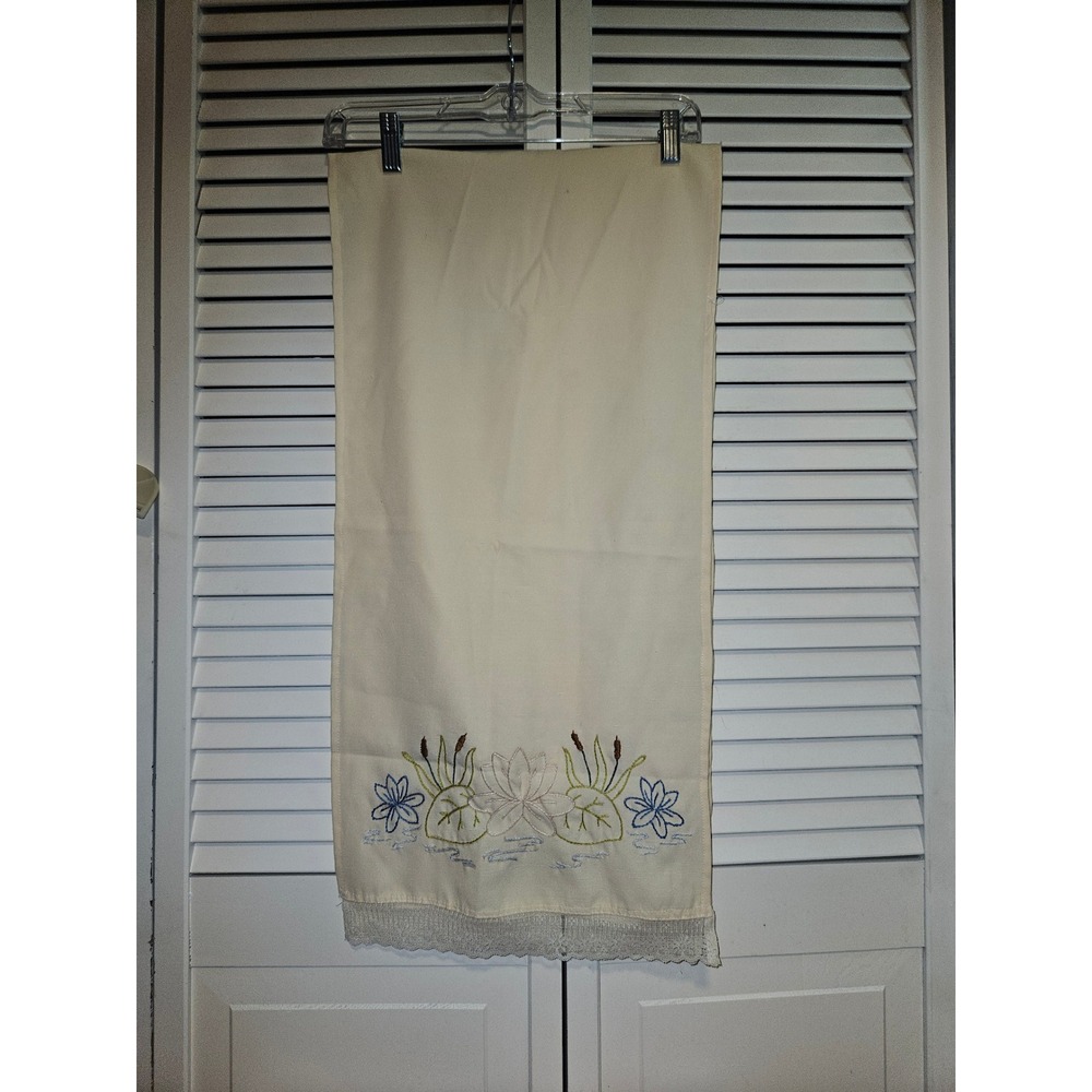 Vintage Crochet Doilies and Embroidered Table Runner Lot 8pc Cream White Floral - Picture 3 of 3